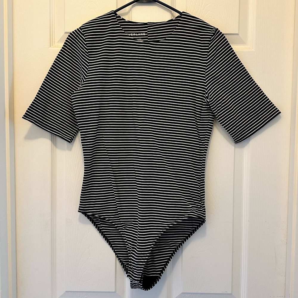 Everlane Black/White Striped Short-Sleeve Crew Neck Bodysuit, size large